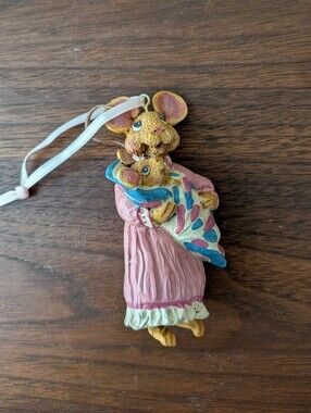 Kurt Adler Hole in the Wall Gang "Mother's Love" Mouse Christmas Ornament J7702